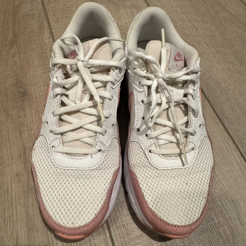 Nike Air Max Sneakers Size 6 Women’s